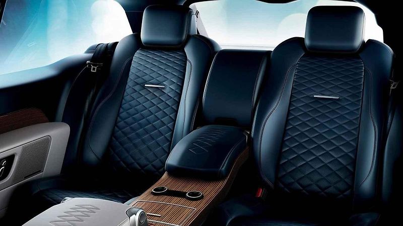 Range Rover SV Coupé.