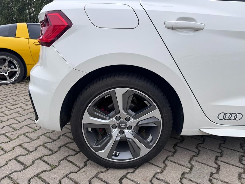 Audi A1 (2019) 2,0 TFSI 147 KW S-LINE DPH - fotka 16 z 50