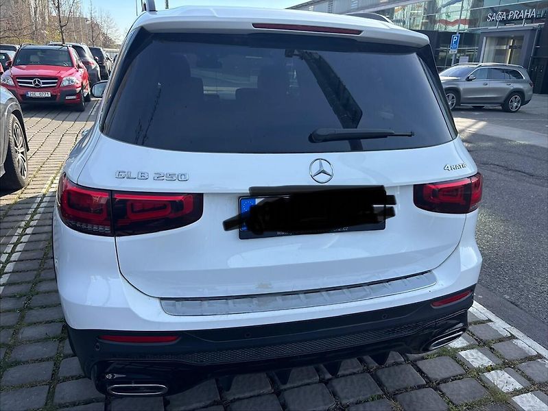 Mercedes-Benz GLB GLB 250 4M AMG 2.0 /165kW - fotka 5 z 12