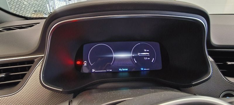 Renault Arkana (2026) full hybrid E-Tech 145 - poboč - fotka 8 z 8