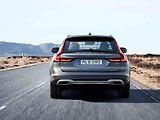 Volvo V90 Cross Country.