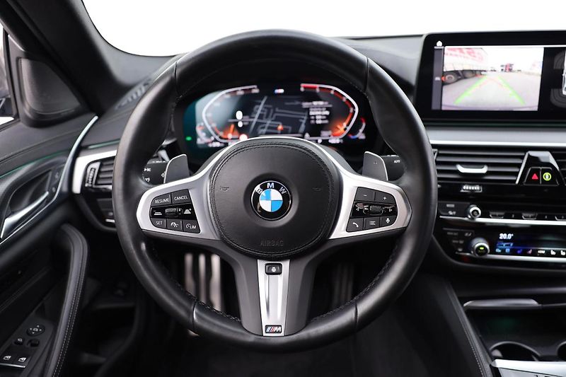 BMW Řada 5 540d xDrive - fotka 13 z 14