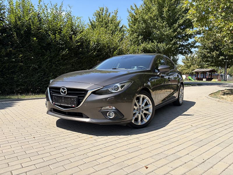 Mazda 3 2.0 Sports-Line - fotka 1 z 31