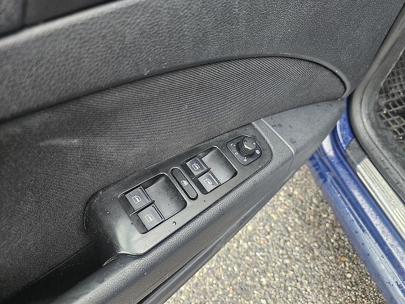 Škoda Superb (2011) 2 2.0TDI DSG TAŽNÉ  - fotka 10 z 17