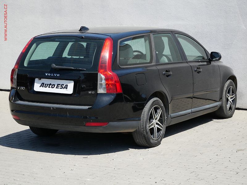 Volvo V50 (2008) 1.6D, AC, výhřev sed - fotka 4 z 19