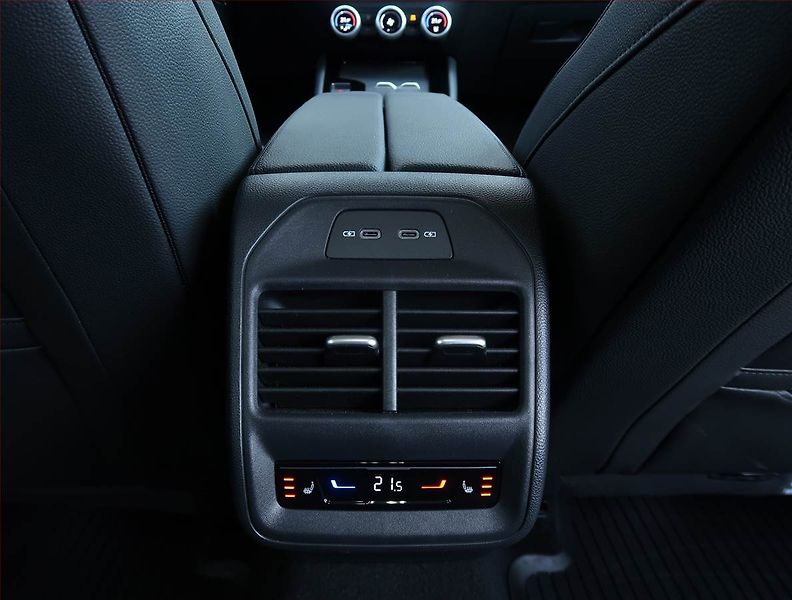 Škoda Superb (2024) 2.0 TDI - fotka 29 z 30