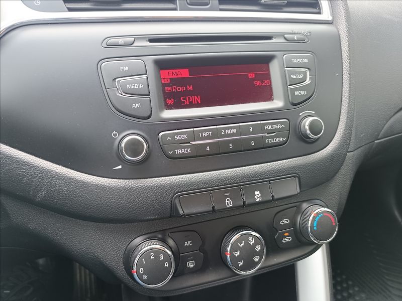 Kia Ceed 1,4 CVVT - fotka 14 z 17