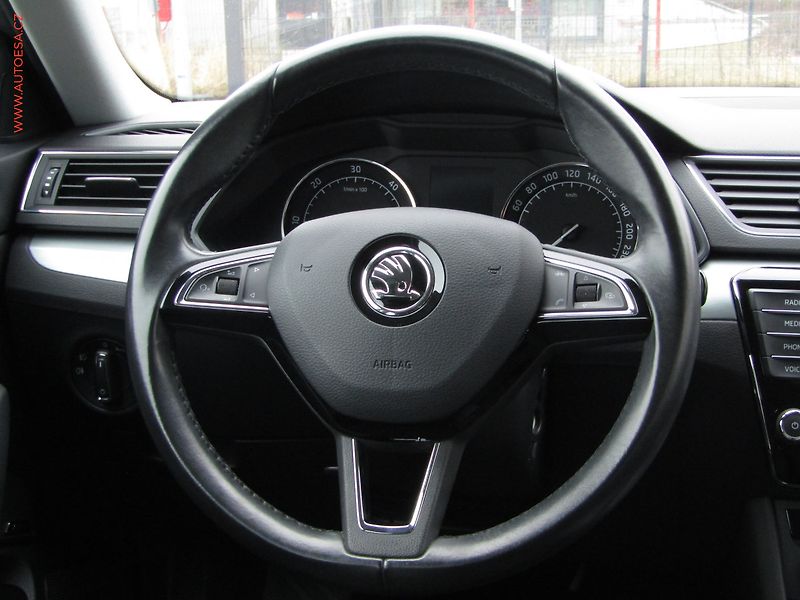 Škoda Superb (2016) 1.6 TDi, ČR, Ambition, DSG - fotka 15 z 21