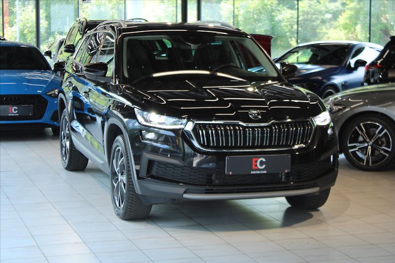 Škoda Kodiaq TDi DSG 4x4 Style ACC/Fullserv - fotka 32 z 33