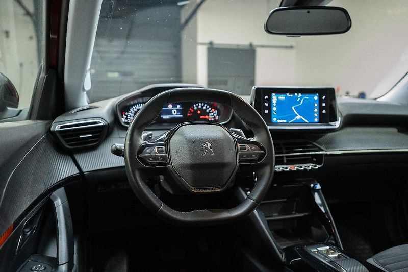 Peugeot 2008 1.2 PureTech 96 kW - fotka 10 z 27