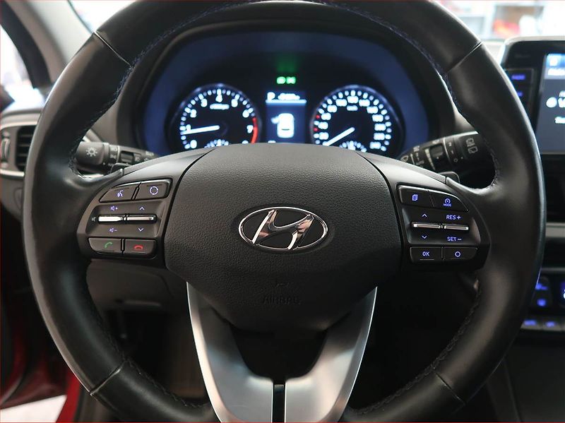 Hyundai i30 (2018) 1.4 T-GDI, Automat, Serv.kniha - fotka 16 z 18