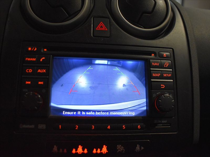 Nissan Qashqai 1,6 Pano,Bezklíč,Bose - fotka 15 z 19