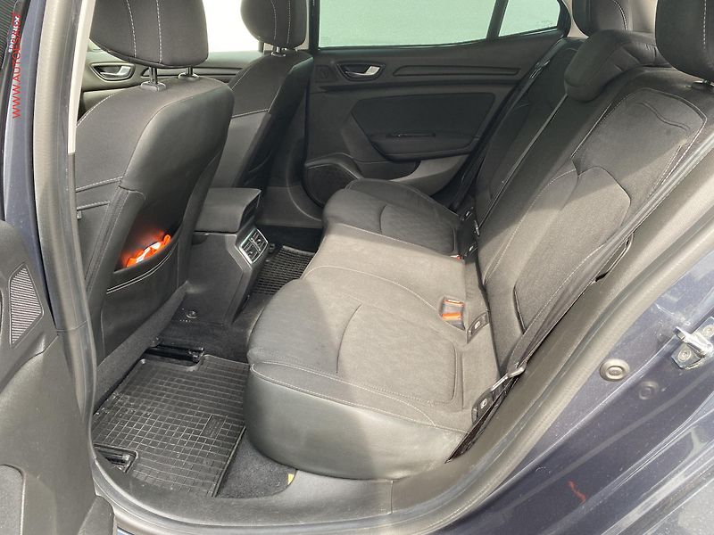Renault Mégane (2018) 1.3 i, ČR, AC, tempo, park - fotka 10 z 16