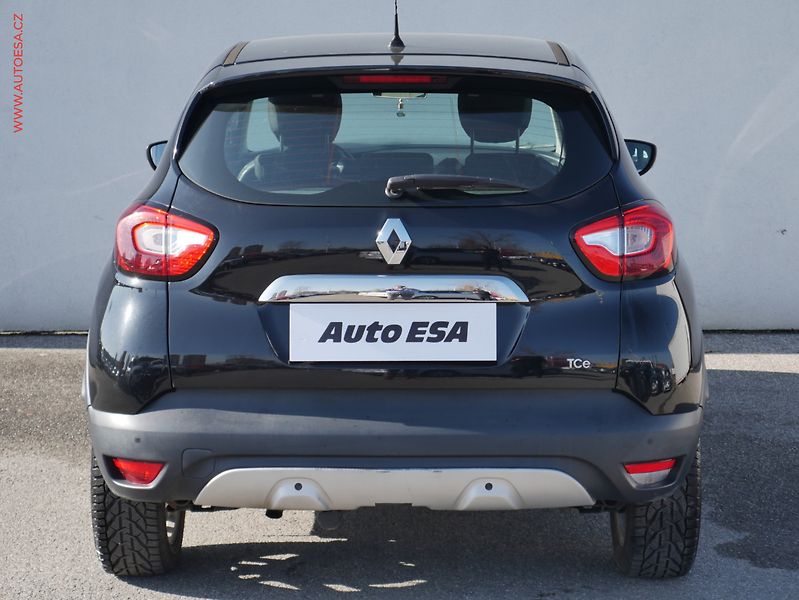 Renault Captur (2016) 1.2 TCe, AT, park.asist - fotka 5 z 15