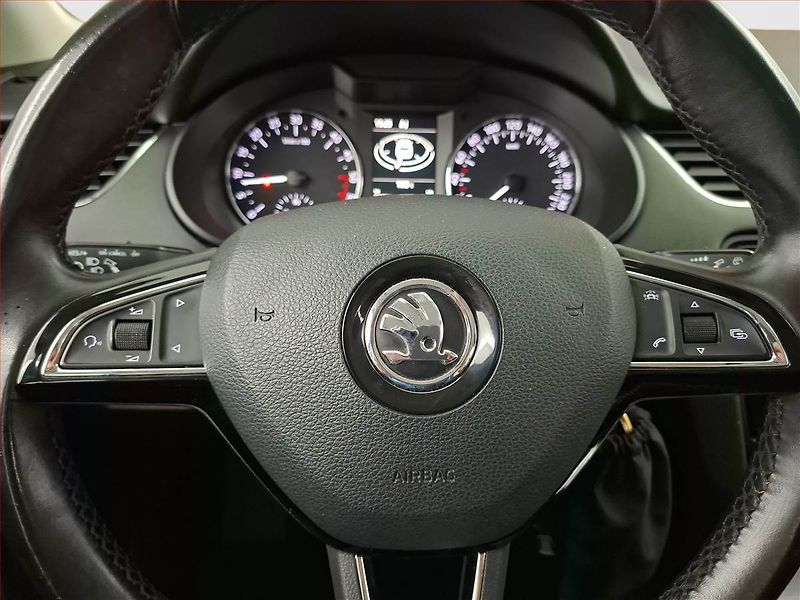 Škoda Octavia (2016) 1.6 TDI, Navi, Tempomat - fotka 17 z 19