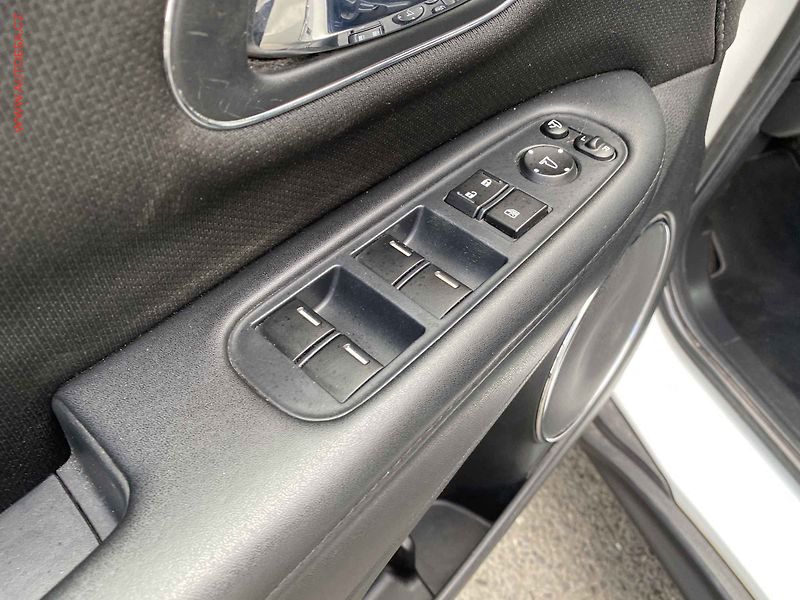 Honda HR-V (2016) 1.5i-VTEC, Executive, AT - fotka 13 z 17