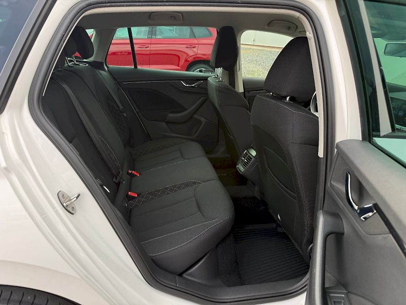 Škoda Scala (2021) 1.0 TSI 70 kW Ambition - fotka 20 z 21