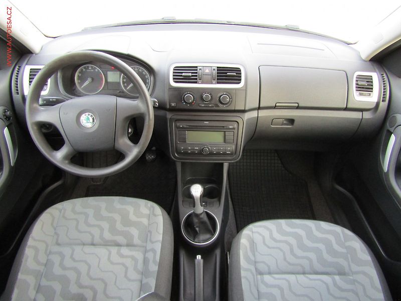 Škoda Roomster (2008) 1.2 HTP, ČR, AC, STK4/28 - fotka 8 z 14