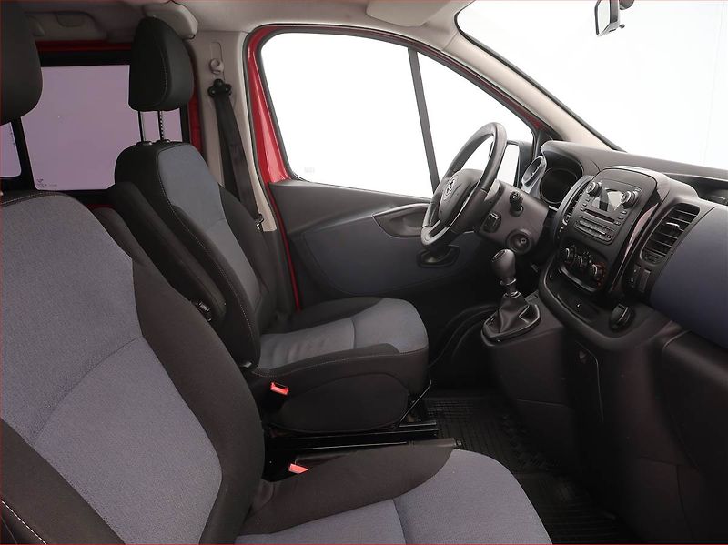 Opel Vivaro (2017) 1.6 CDTI, Bus, 8Míst, ČR, DPH - fotka 7 z 16