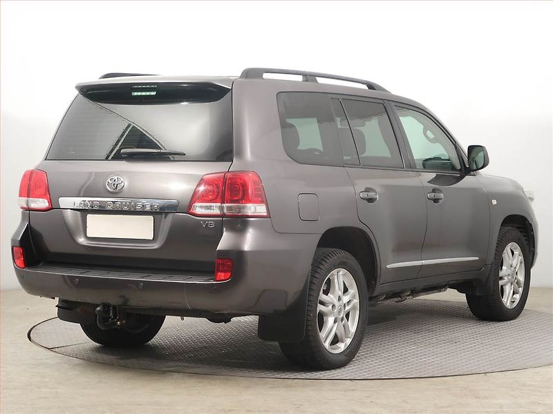 Toyota Land Cruiser (2009) 4.5 D-4D - fotka 5 z 14