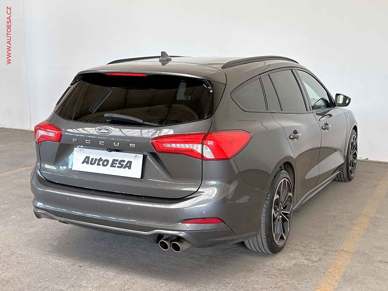 Ford Focus (2019) 1.0 EB, ST-Line, LED, navi - fotka 4 z 19