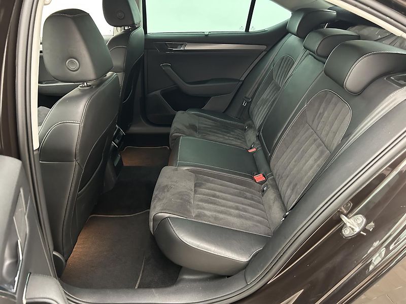 Škoda Superb 2.0 TDI Style Plus - fotka 7 z 27
