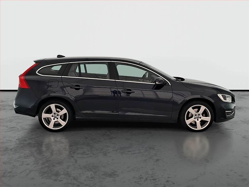 Volvo V60 (2017) T6 AWD, 4X4, Automat - fotka 6 z 16