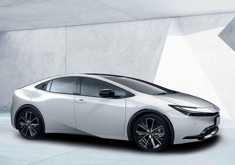 Nabídka vozů s pohonem plug-in hybrid začíná v kategorii nižší střední třída.