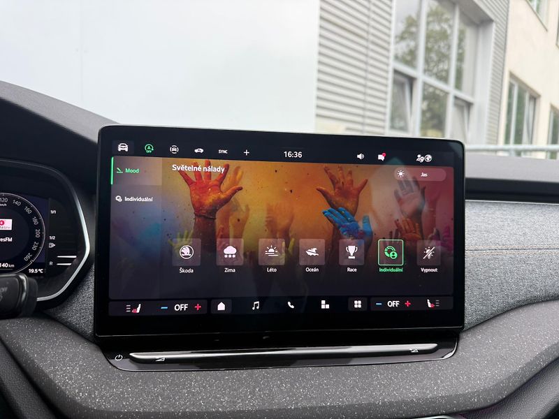Škoda Octavia Top Selection 2.0 TDI 110kw DS - fotka 15 z 24