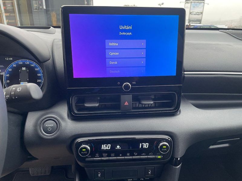 Toyota Yaris 1.5 HEV 130k Executive - fotka 21 z 24