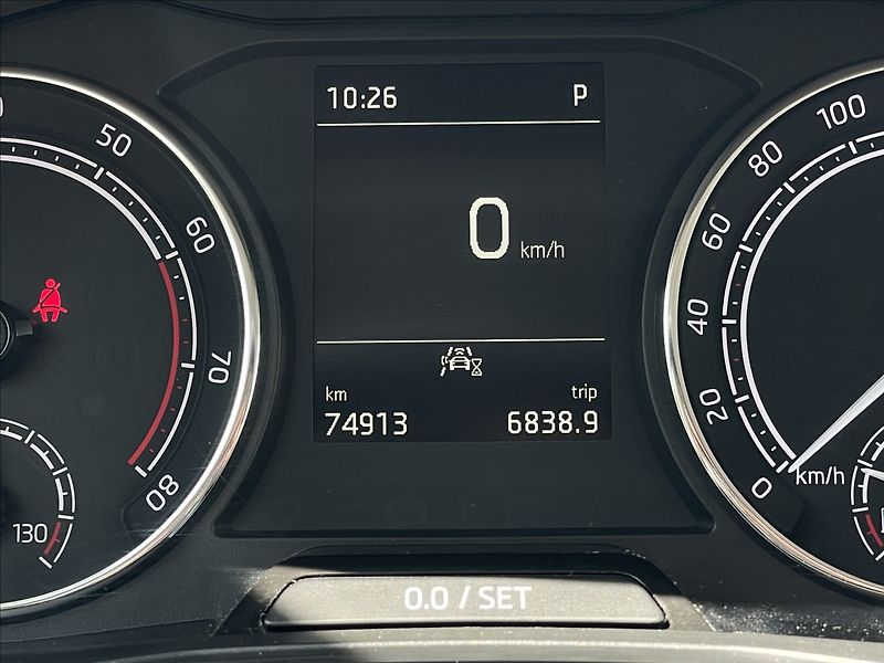 Škoda Kamiq 1,5 TSI DSG Style TAŽNÉ+ACC - fotka 10 z 23