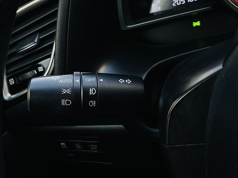 Mazda 3 2.0i MANUÁL VÝHŘEV SENZORY LED - fotka 37 z 40