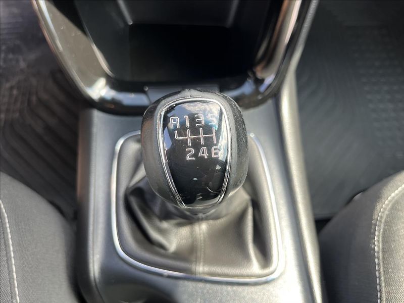 Kia Ceed 1,6 CRDi ČR KLIMA KAMERA NAVI - fotka 24 z 45