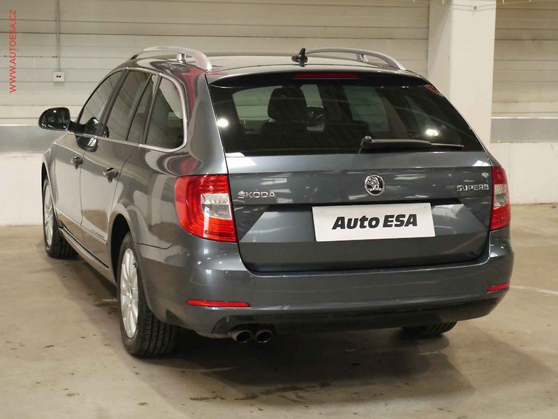 Škoda Superb (2014) 2.0TDi, 1.maj, Navi, xenon - fotka 4 z 19