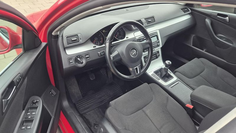 Volkswagen Passat Variant 1.8 TSi combi  - fotka 8 z 16