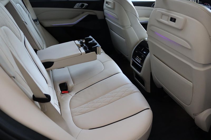 BMW X5 M50D TOP VÝBAVA 294kW DPH - fotka 44 z 50
