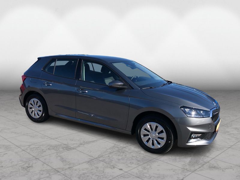 Škoda Fabia 1.0 MPi SELECTION - fotka 6 z 29