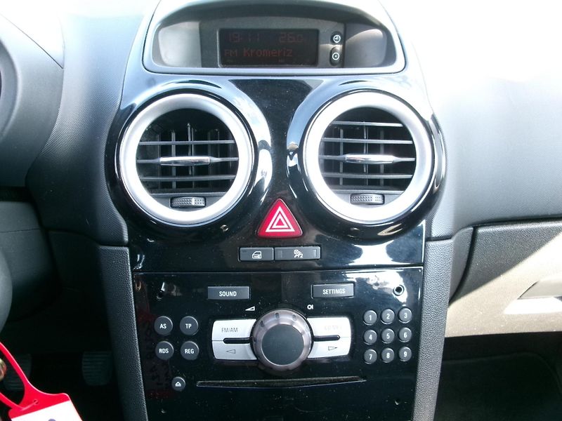 Opel Corsa (2008) 1,2 16V KLIMA ALU - fotka 16 z 25