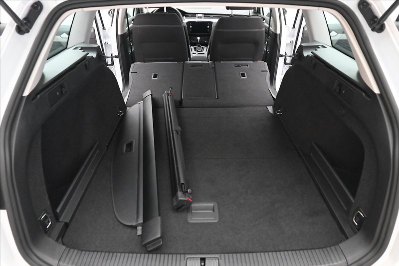 Volkswagen Passat 2,0 TDI 110KW DSG BUSINESS Zár - fotka 11 z 31