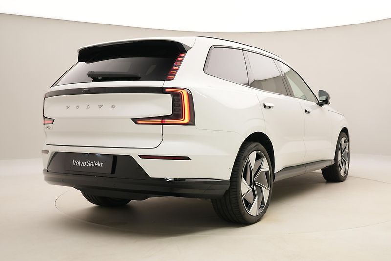 Volvo EX90 TWIN PERFORMANCE ULTRA 7m - fotka 12 z 57