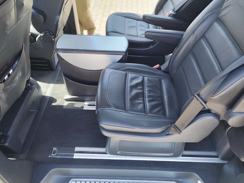 Volkswagen Multivan (2021) Multivan 2,0 TDI 4x4 146kW DSG - fotka 22 z 43