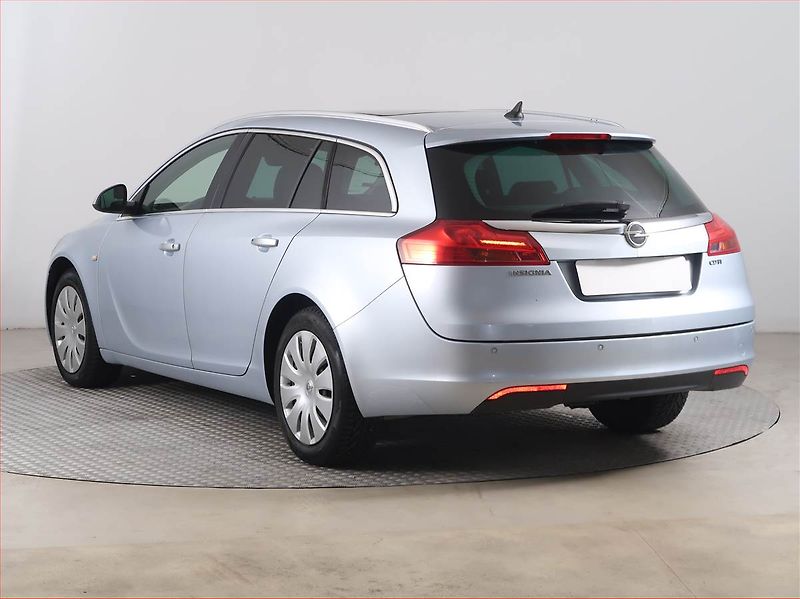 Opel Insignia (2013) 2.0 CDTI, Navi, Xenony - fotka 4 z 16