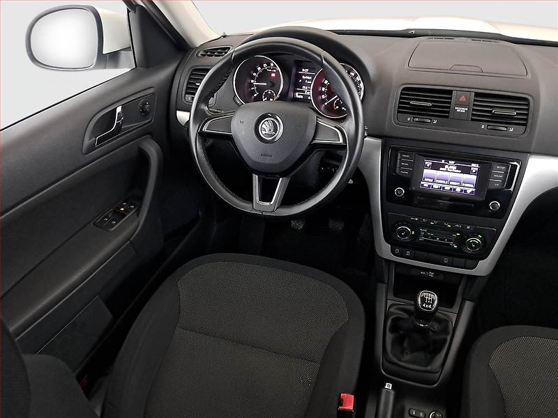Škoda Yeti (2015) 2.0 TDI, 4X4, Tempomat - fotka 7 z 16
