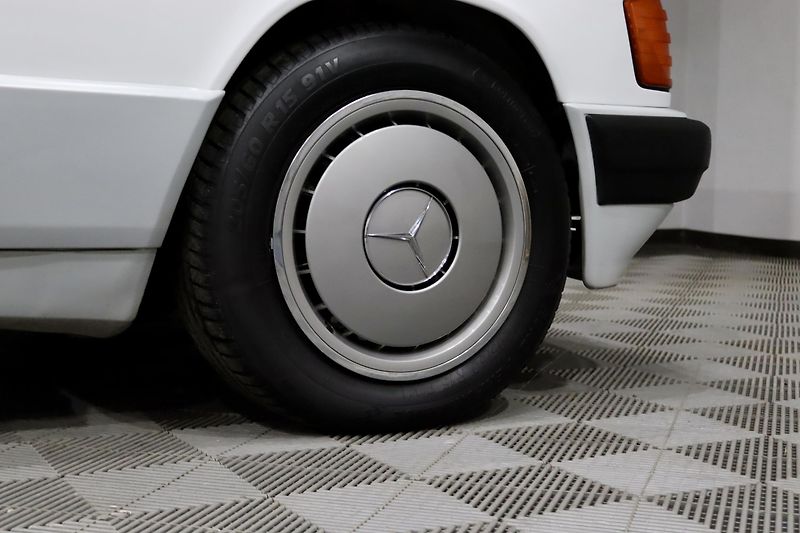 Mercedes-Benz 190 D 2.5 OM602 W201 - fotka 8 z 32