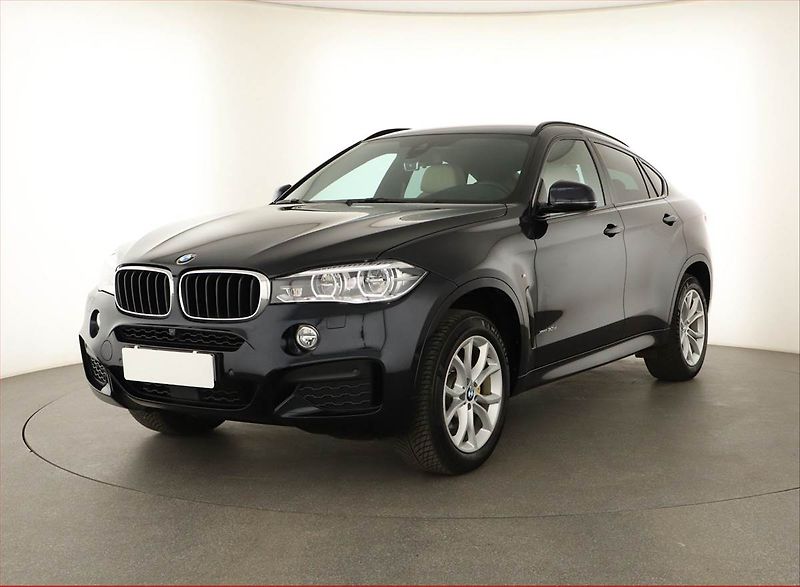 BMW X6 (2018) xDrive30d, STK, KLIMA, 4x4 - fotka 2 z 17