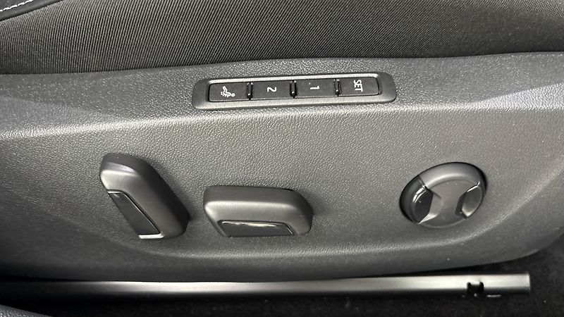 Škoda Octavia 2.0 TDI DSG 4x4 RS Combi - fotka 23 z 33