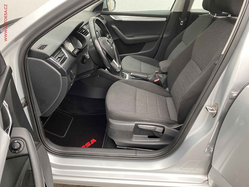 Škoda Octavia (2016) 1.6TDi, 1.maj,ČR, Ambition - fotka 9 z 17