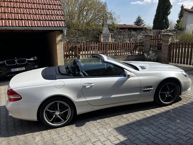 Mercedes-Benz SL (2010) 350 - fotka 2 z 16