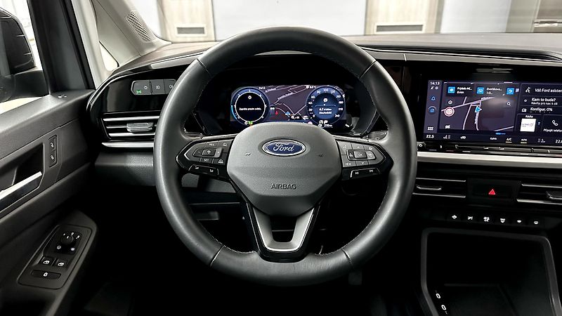 Ford Tourneo Connect ZÁRUKA / 7 MÍST / TOP STAV - fotka 27 z 40