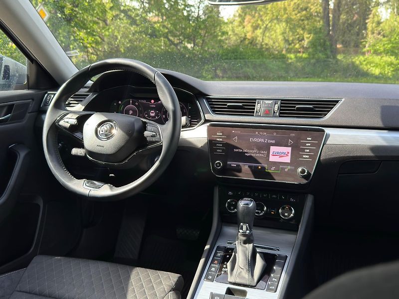 Škoda Superb (2021) 1.4 PHEV 160kW 1.MAJIT. ČR DPH - fotka 12 z 23